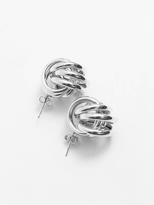 Смотреть модные образы с валберриз с Серьги (артикул 298414852)