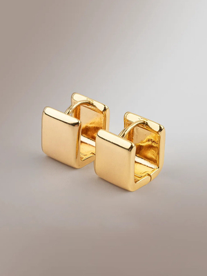 Смотреть модные образы с валберриз с Серьги (артикул 371741620)