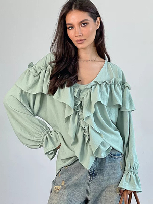 Смотреть модные образы с валберриз с Блуза (артикул 235582480)