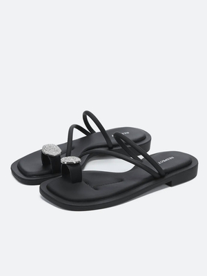 Смотреть модные образы с валберриз с Шлепанцы (артикул 420758546)