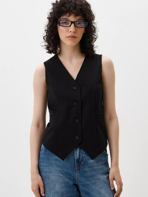 Смотреть модные образы с валберриз с Жилет (артикул 266060081)