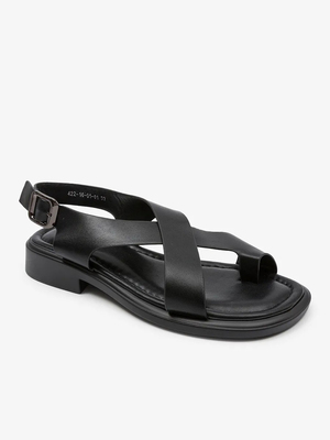 Смотреть модные образы с валберриз с Сандалии (артикул 435727909)