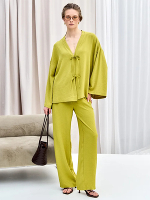 Смотреть образы с Костюм (артикул 348098832)