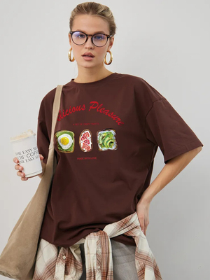 Смотреть модные образы с валберриз с Футболка (артикул 400351545)