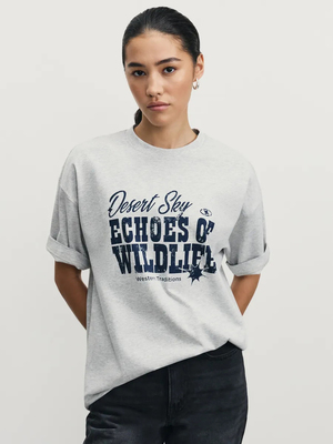 Смотреть модные образы с валберриз с Футболка (артикул 431985492)