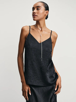 Смотреть модные образы с валберриз с Топ (артикул 430374085)