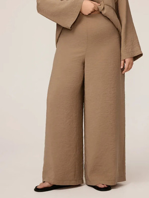 Смотреть образы с Брюки (артикул 453119397)