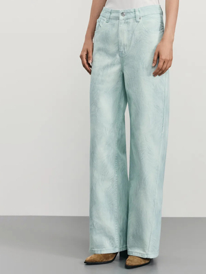 Смотреть модные образы с валберриз с Джинсы (артикул 462111786)