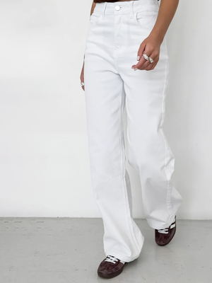 Смотреть модные образы с валберриз с Джинсы (артикул 331515883)