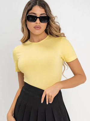 Смотреть модные образы с валберриз с Футболка (артикул 338626812)