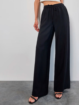 Смотреть модные образы с валберриз с Брюки (артикул 420198385)