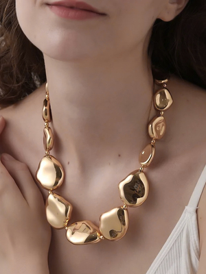 Смотреть модные образы с валберриз с Колье (артикул 447811009)