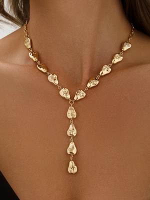 Смотреть модные образы с валберриз с Колье (артикул 436757709)