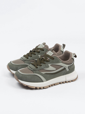 Смотреть модные образы с валберриз с Кроссовки (артикул 436814649)