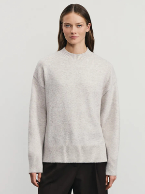 Смотреть модные образы с валберриз с Джемпер (артикул 482908210)