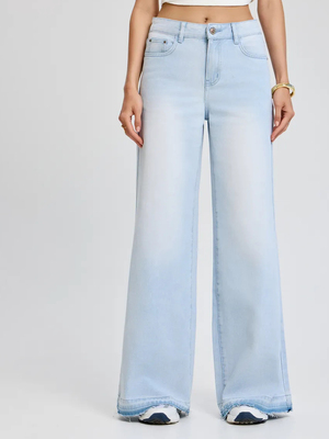 Смотреть модные образы с валберриз с Джинсы (артикул 372128464)