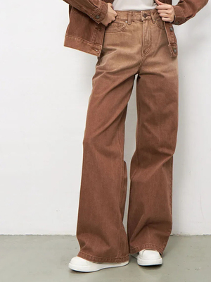 Смотреть модные образы с валберриз с Джинсы (артикул 349746924)