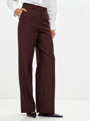 Смотреть образы с Брюки (артикул 461186185)