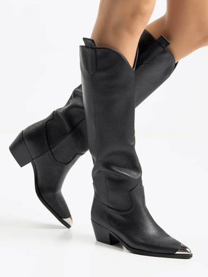 Смотреть модные образы с валберриз с Сапоги (артикул 306721134)