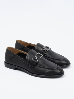 Смотреть модные образы с валберриз с Лоферы (артикул 423492646)