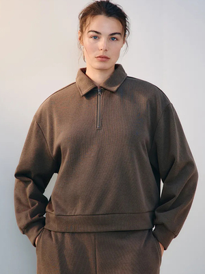 Смотреть модные образы с валберриз с Свитшот (артикул 502343452)