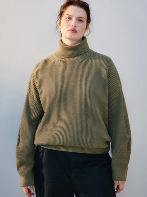 Смотреть модные образы с валберриз с Свитер (артикул 504249150)