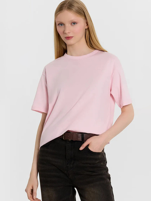 Смотреть модные образы с валберриз с Футболка (артикул 441255902)