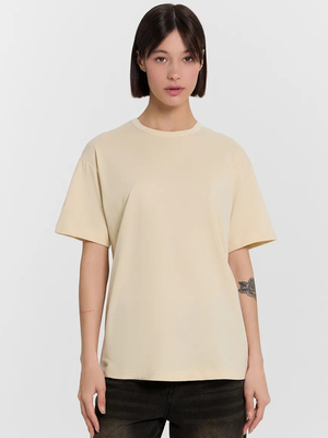 Смотреть модные образы с валберриз с Футболка (артикул 449605939)