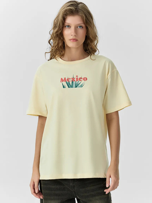 Смотреть образы с Футболка (артикул 473356807)