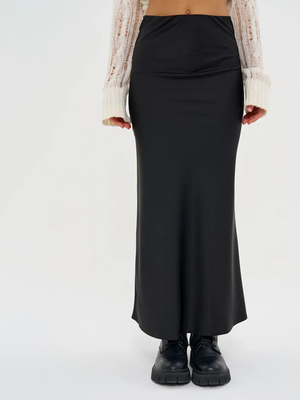 Смотреть модные образы с валберриз с Юбка (артикул 493970372)