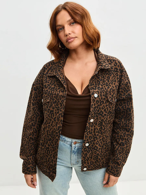 Смотреть модные образы с валберриз с Куртка (артикул 402142049)