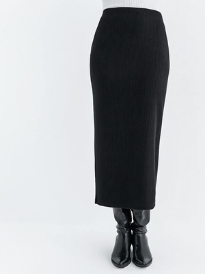 Смотреть модные образы с валберриз с Юбка (артикул 499359330)