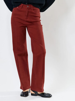 Смотреть модные образы с валберриз с Джинсы (артикул 400568269)