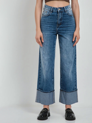 Смотреть модные образы с валберриз с Джинсы (артикул 231826024)