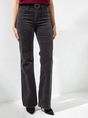 Смотреть модные образы с валберриз с Брюки (артикул 489630547)