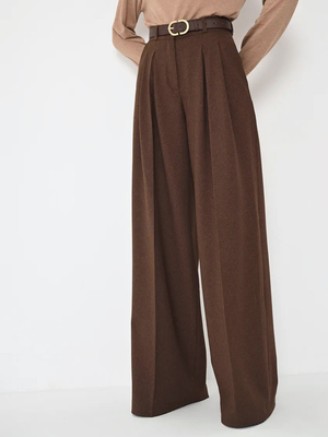 Смотреть модные образы с валберриз с Брюки (артикул 40709021)