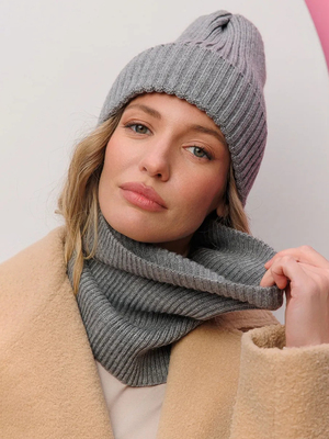 Смотреть модные образы с валберриз с Шапка и снуд (артикул 211717982)