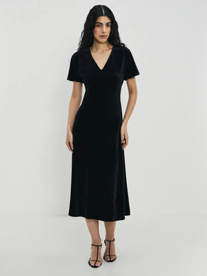 Смотреть модные образы с валберриз с Платье (артикул 574055861)