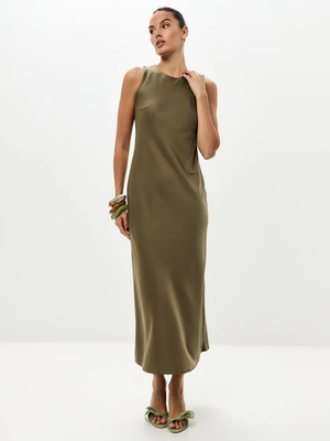 Смотреть модные образы с валберриз с Платье (артикул 503884090)