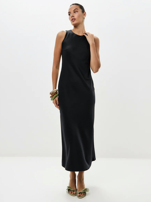 Смотреть модные образы с валберриз с Платье (артикул 270961462)