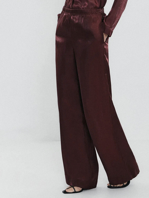 Смотреть модные образы с валберриз с Брюки (артикул 559133192)