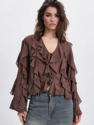 Смотреть модные образы с валберриз с Блуза (артикул 365963397)