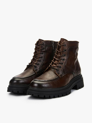 Смотреть модные образы с валберриз с Ботинки ❄️ (артикул 275447952)