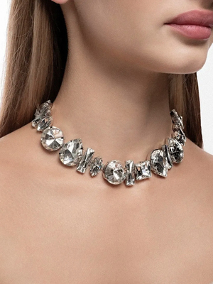 Смотреть модные образы с валберриз с Колье (артикул 166504321)