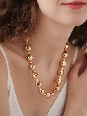 Смотреть модные образы с валберриз с Колье (артикул 446795673)