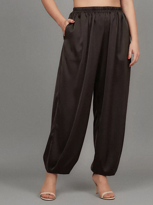 Смотреть образы с Брюки (артикул 596645986)