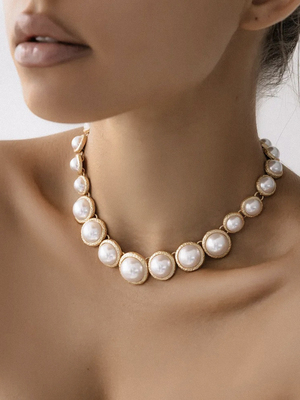 Смотреть модные образы с валберриз с Колье (артикул 600610766)