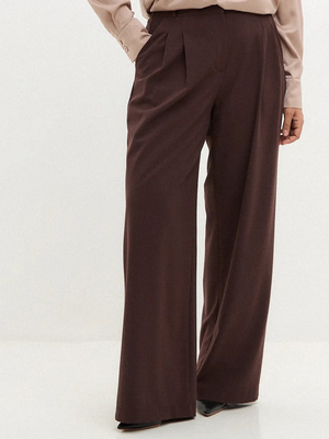 Смотреть образы с Брюки (артикул 399756351)