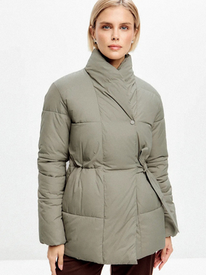 Смотреть модные образы с валберриз с Куртка (артикул 473859346)