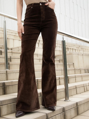 Смотреть модные образы с валберриз с Брюки (артикул 489630532)